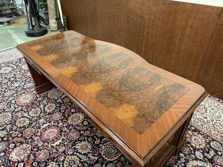 Antiek-Klassiek-Oud-Italiaans-Notenhout-Wortelhout-Bureau-met-Achterschot-14