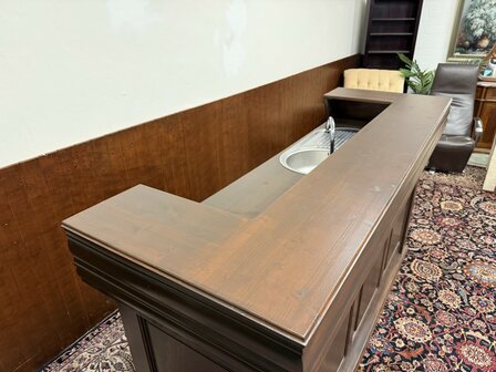 Klassiek-Engels-Antiek-Oud-Chesterfield-Mancave-Bar-Toog-Pubbar-met-Barkrukken