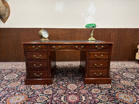 Klassiek-Engels-Oud-Antiek-Chesterfield-Globe-Wernicke-Bureau-Desk-met-Zwart-Lederen-Inleg