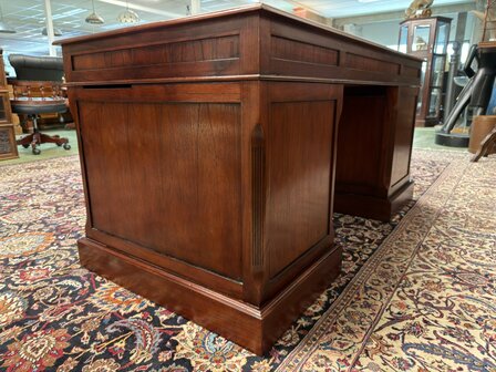 Klassiek-Engels-Oud-Antiek-Chesterfield-Globe-Wernicke-Bureau-Desk-met-Zwart-Lederen-Inleg