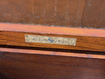 Klassiek-Engels-Oud-Antiek-Chesterfield-Globe-Wernicke-Bureau-Desk-met-Zwart-Lederen-Inleg