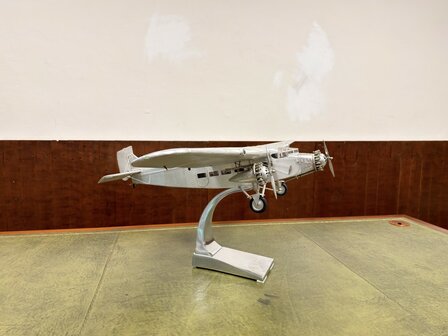 Authentic-Models-Ford-Trimotor-Model-Vliegtuig-miniatuur-Vliegtuig-Schaal-Vliegtuig-Handgemaakt