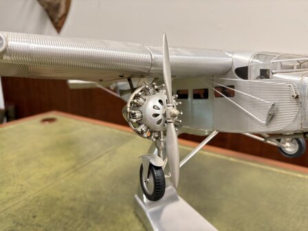 Authentic-Models-Ford-Trimotor-Model-Vliegtuig-miniatuur-Vliegtuig-Schaal-Vliegtuig-Handgemaakt