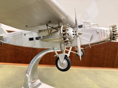 Authentic-Models-Ford-Trimotor-Model-Vliegtuig-miniatuur-Vliegtuig-Schaal-Vliegtuig-Handgemaakt
