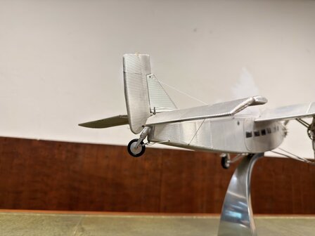 Authentic-Models-Ford-Trimotor-Model-Vliegtuig-miniatuur-Vliegtuig-Schaal-Vliegtuig-Handgemaakt