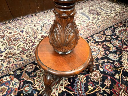 Klassiek-Engels-Oud-Antiek-Chesterfield-Pied-de-stalle-plantenstandaard