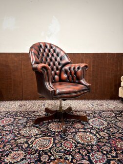 Klassiek-Engels-Antiek-Oud-Springvale-Chesterfield-Bureaustoel-Director-Chair-Oxblood-Leder