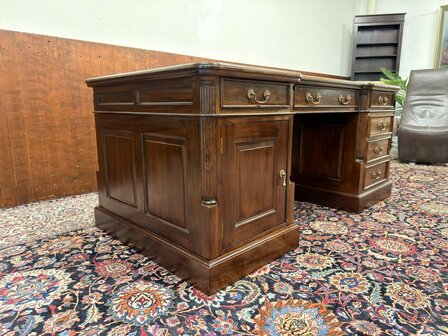 Engels-Klassiek-Oud-Antiek-Chesterfield-Bureau-Desk-Partnerdesk-Groen-Lederen-Inleg