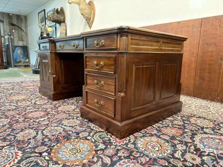 Engels-Klassiek-Oud-Antiek-Chesterfield-Bureau-Desk-Partnerdesk-Groen-Lederen-Inleg