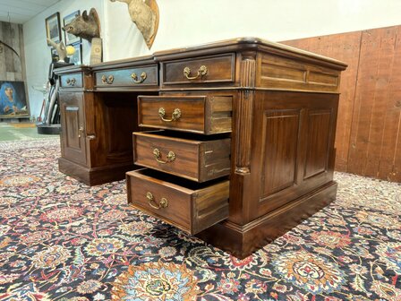 Engels-Klassiek-Oud-Antiek-Chesterfield-Bureau-Desk-Partnerdesk-Groen-Lederen-Inleg