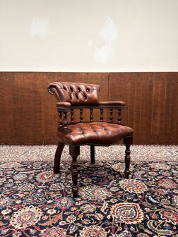 Klassiek-Engels-Antiek-Oud-Chesterfield-Bureaustoel-Chair-Captain-Chair-Stoel