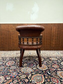 Klassiek-Engels-Antiek-Oud-Chesterfield-Bureaustoel-Chair-Captain-Chair-Stoel