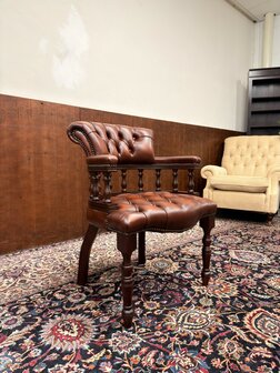 Klassiek-Engels-Antiek-Oud-Chesterfield-Bureaustoel-Chair-Captain-Chair-Stoel