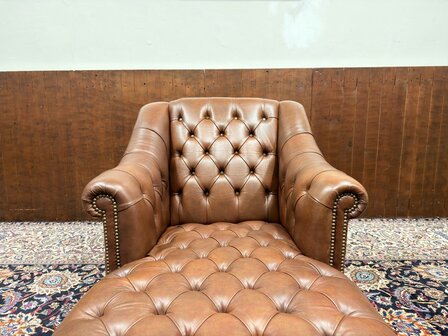 Klassiek-Engels-Antiek-Oud-Chesterfield-Ligbank-Relax-Bank-Chaise-Longue