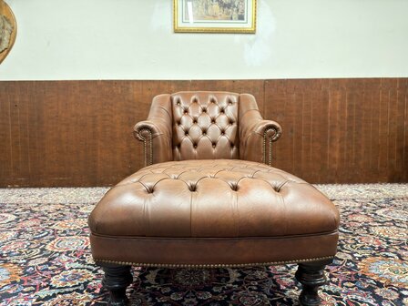 Klassiek-Engels-Antiek-Oud-Chesterfield-Ligbank-Relax-Bank-Chaise-Longue
