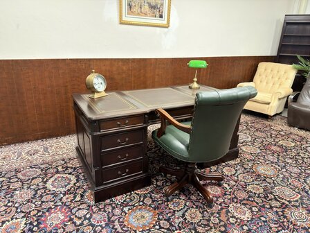 Engels-Klassiek-Oud-Antiek-Chesterfield-Bureau-Desk-Partnerdesk-Met-Groen-Olijf-Olijfgroen-Lederen-Inleg
