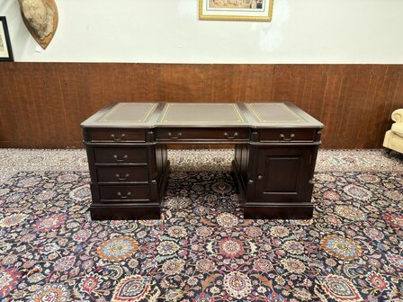 Engels-Klassiek-Oud-Antiek-Chesterfield-Bureau-Desk-Partnerdesk-Met-Groen-Olijf-Olijfgroen-Lederen-Inleg