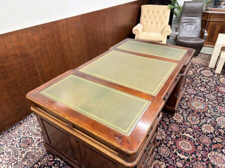 Engels-Klassiek-Antiek-Oud-Chesterfield-Bureau-Desk-Partnerdesk-Met-Groen-Olijf-Olijfgroen-Lederen-Inleg