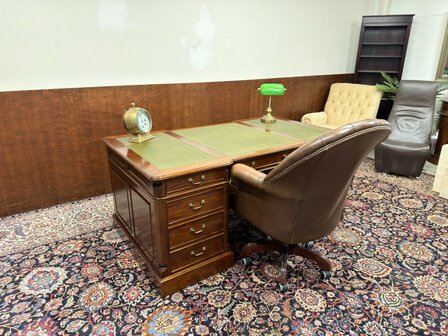Klassiek-Oud-Antiek-Engels-Chesterfield-Mahoniehout-Mahonie-Bureau-Desk-Partnerdesk-met-Groene-Lederen-Inleg