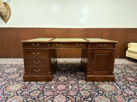 Klassiek-Oud-Antiek-Engels-Chesterfield-Mahoniehout-Mahonie-Bureau-Desk-Partnerdesk-met-Groene-Lederen-Inleg