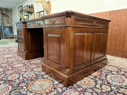 Klassiek-Oud-Antiek-Engels-Chesterfield-Mahoniehout-Mahonie-Bureau-Desk-Partnerdesk-met-Groene-Lederen-Inleg