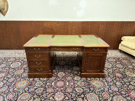 Klassiek-Oud-Antiek-Engels-Chesterfield-Mahoniehout-Mahonie-Bureau-Desk-Partnerdesk-met-Groene-Lederen-Inleg