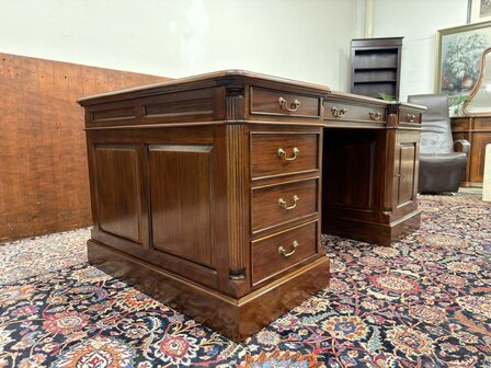 Klassiek-Oud-Antiek-Engels-Chesterfield-Mahoniehout-Mahonie-Bureau-Desk-Partnerdesk-met-Groene-Lederen-Inleg