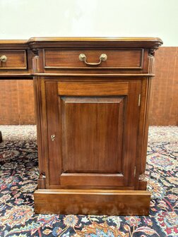Klassiek-Oud-Antiek-Engels-Chesterfield-Mahoniehout-Mahonie-Bureau-Desk-Partnerdesk-met-Groene-Lederen-Inleg
