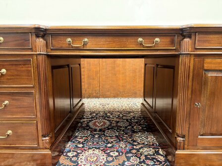 Klassiek-Oud-Antiek-Engels-Chesterfield-Mahoniehout-Mahonie-Bureau-Desk-Partnerdesk-met-Groene-Lederen-Inleg