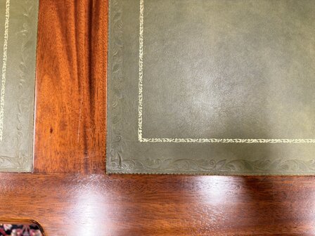 Klassiek-Oud-Antiek-Engels-Chesterfield-Mahoniehout-Mahonie-Bureau-Desk-Partnerdesk-met-Groene-Lederen-Inleg