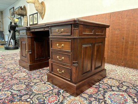 Klassiek-Oud-Antiek-Engels-Chesterfield-Mahoniehout-Mahonie-Bureau-Desk-met-Groene-Lederen-Inleg