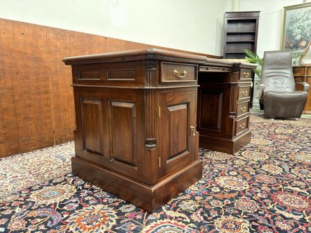 Klassiek-Oud-Antiek-Engels-Chesterfield-Mahoniehout-Mahonie-Bureau-Desk-met-Groene-Lederen-Inleg