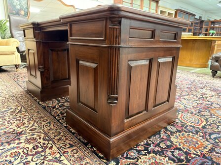 Klassiek-Oud-Antiek-Engels-Chesterfield-Mahoniehout-Mahonie-Bureau-Desk-met-Groene-Lederen-Inleg