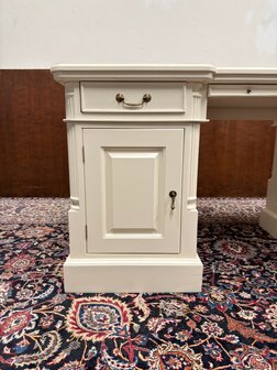 Klassiek-Oud-Antiek-Engels-Chesterfield-Mahoniehout-Mahonie-Wit-Creme-Landelijk-Bureau-Desk-met-ZwartLederen-Inleg