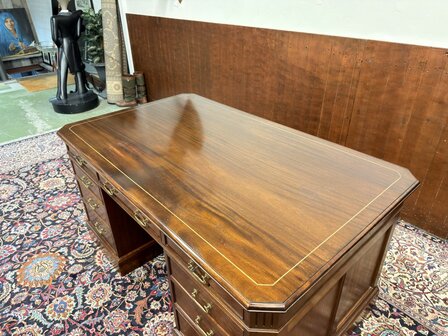 Klassiek-Oud-Engels-Antiek-Chesterfield-Mahoniehouten-Bureau-Desk-met-Bureaustoel-Stoel