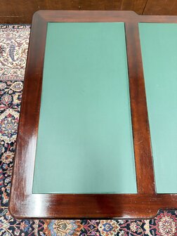 Klassiek-Oud-Engels-Antiek-Chesterfield-Bureau-Desk-Partnerdesk-Mahoniehout-met-Groen-Lederen-Inleg