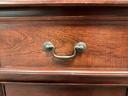 Klassiek-Oud-Engels-Antiek-Chesterfield-Bureau-Desk-Mahoniehout-met-Groen-Lederen-Inleg