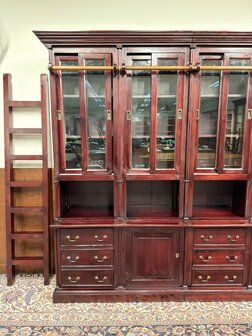 Klassiek-Oud-Antiek-Engels-Chesterfield-Mahoniehout-Mahonie-Boekenkast-Bibliotheekkast-met-Ladder