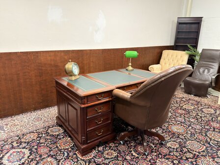 Oud-Antiek-Engels-Klassiek-Chesterfield-Bureau-Desk-Mahoniehout-met-Groen-Leder