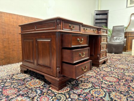 Oud-Antiek-Engels-Klassiek-Chesterfield-Bureau-Desk-Mahoniehout-met-Groen-Leder