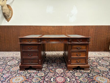 Antiek-Oud-Engels-Klassiek-Chesterfield-Bureau-Desk-Mahoniehout-met-Groen-Leder