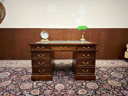 Antiek-Oud-Engels-Klassiek-Chesterfield-Bureau-Desk-Mahoniehout-met-Groen-Leder