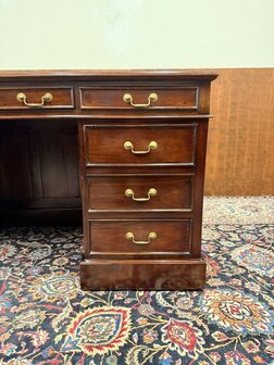 Klassiek-Antiek-Engels-Oud-Chesterfield-Desk-Bureau-Mahoniehout-Groen-Lederen-Inleg-met-Achterschot