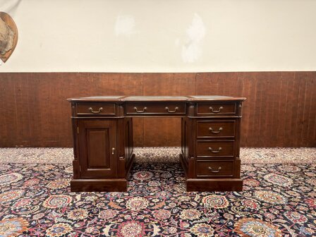 Klassiek-Antiek-Engels-Oud-Chesterfield-Desk-Bureau-Mahoniehout-Groen-Lederen-Inleg