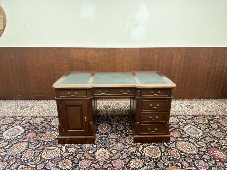 Klassiek-Antiek-Engels-Oud-Chesterfield-Desk-Bureau-Mahoniehout-Groen-Lederen-Inleg