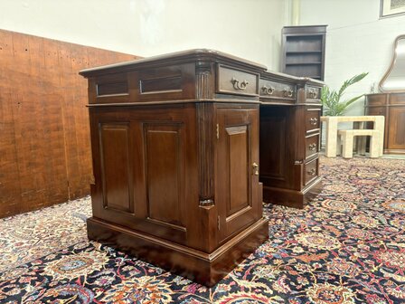 Klassiek-Antiek-Engels-Oud-Chesterfield-Desk-Bureau-Mahoniehout-Groen-Lederen-Inleg