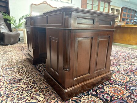 Klassiek-Antiek-Engels-Oud-Chesterfield-Desk-Bureau-Mahoniehout-Groen-Lederen-Inleg