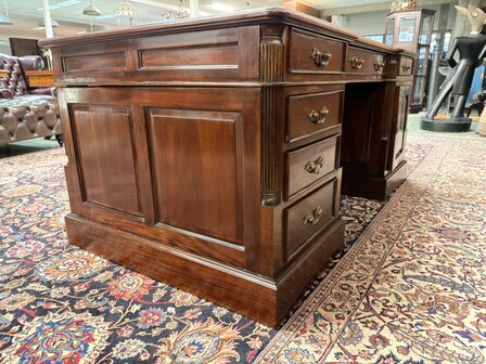 Klassiek-Antiek-Engels-Oud-Chesterfield-Mahonie-Bureau-Desk-Partnerdesk-met-Groen-Leder-Ingelegd