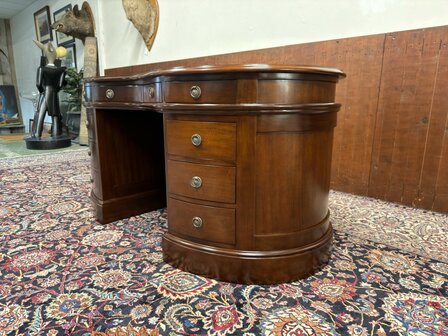 Klassiek-Engels-Antiek-Oud-Chesterfield-Ovaal-Nier-Vormig-Bureau-Desk-met-Groen-Lederen-Inleg