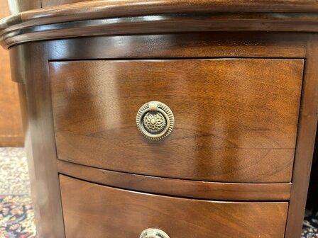 Klassiek-Engels-Antiek-Oud-Chesterfield-Ovaal-Nier-Vormig-Bureau-Desk-met-Groen-Lederen-Inleg